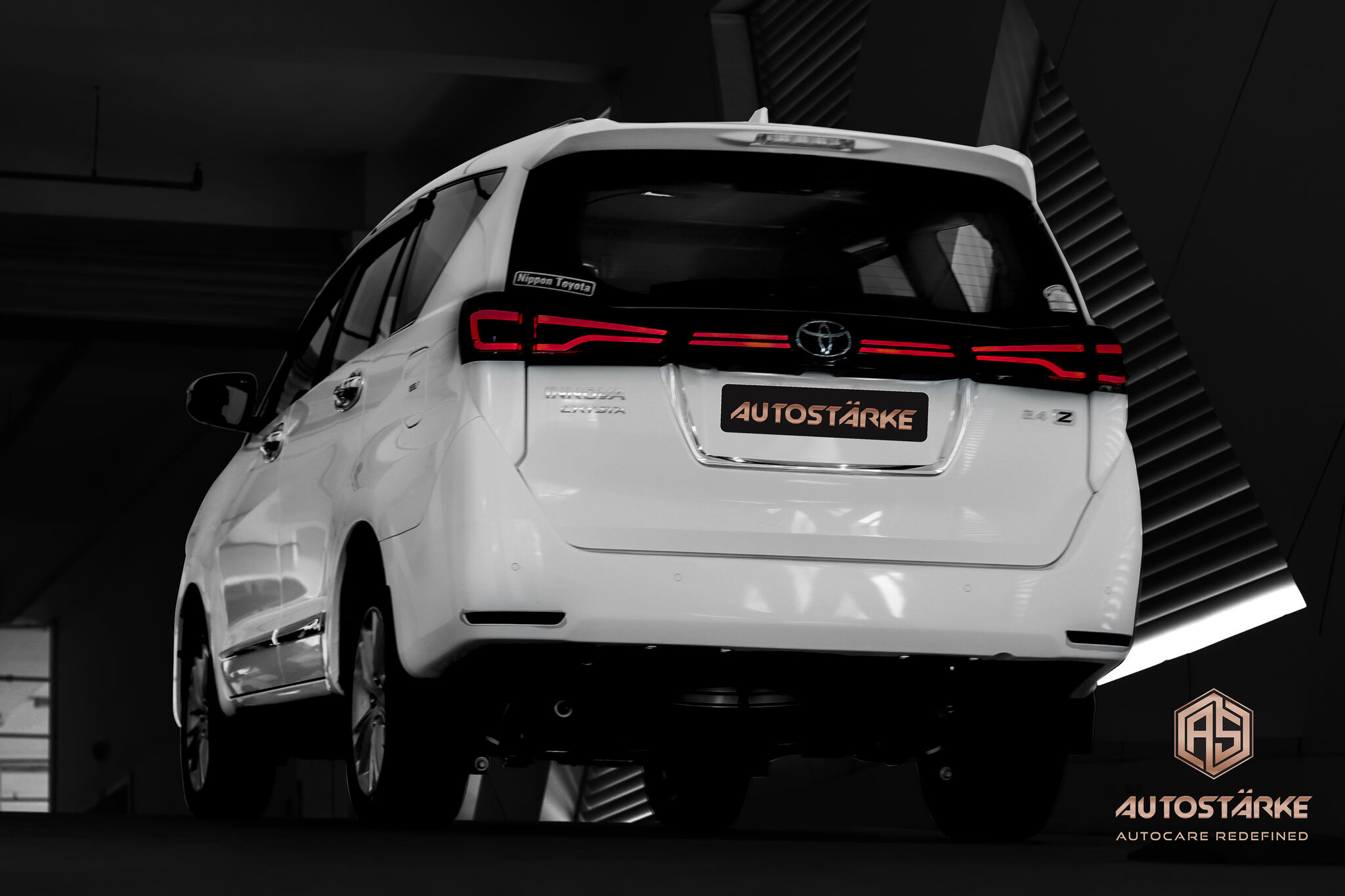  Toyotainnova crysta pillar light 